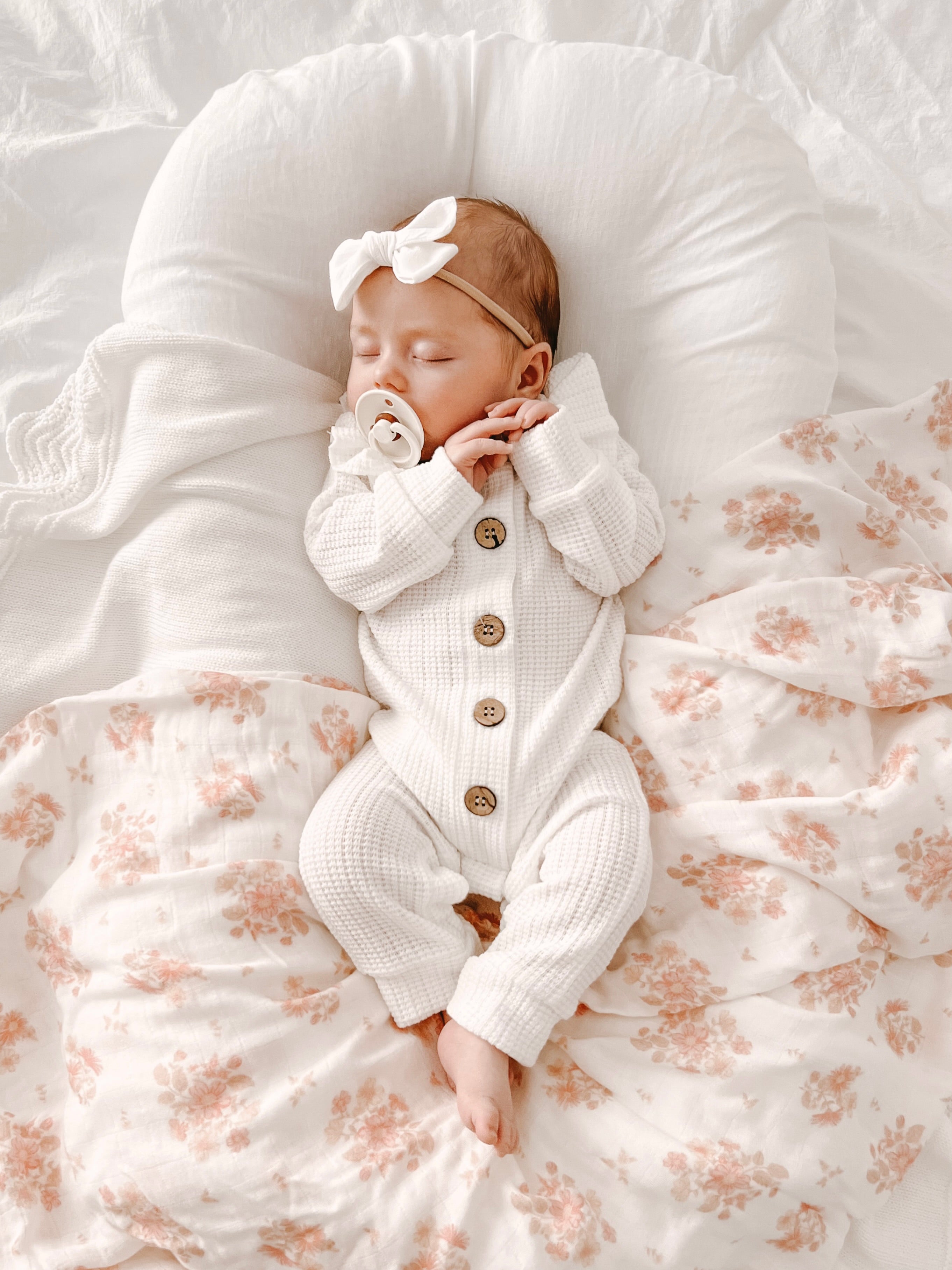 Milan Muslin Swaddle & Bow Set