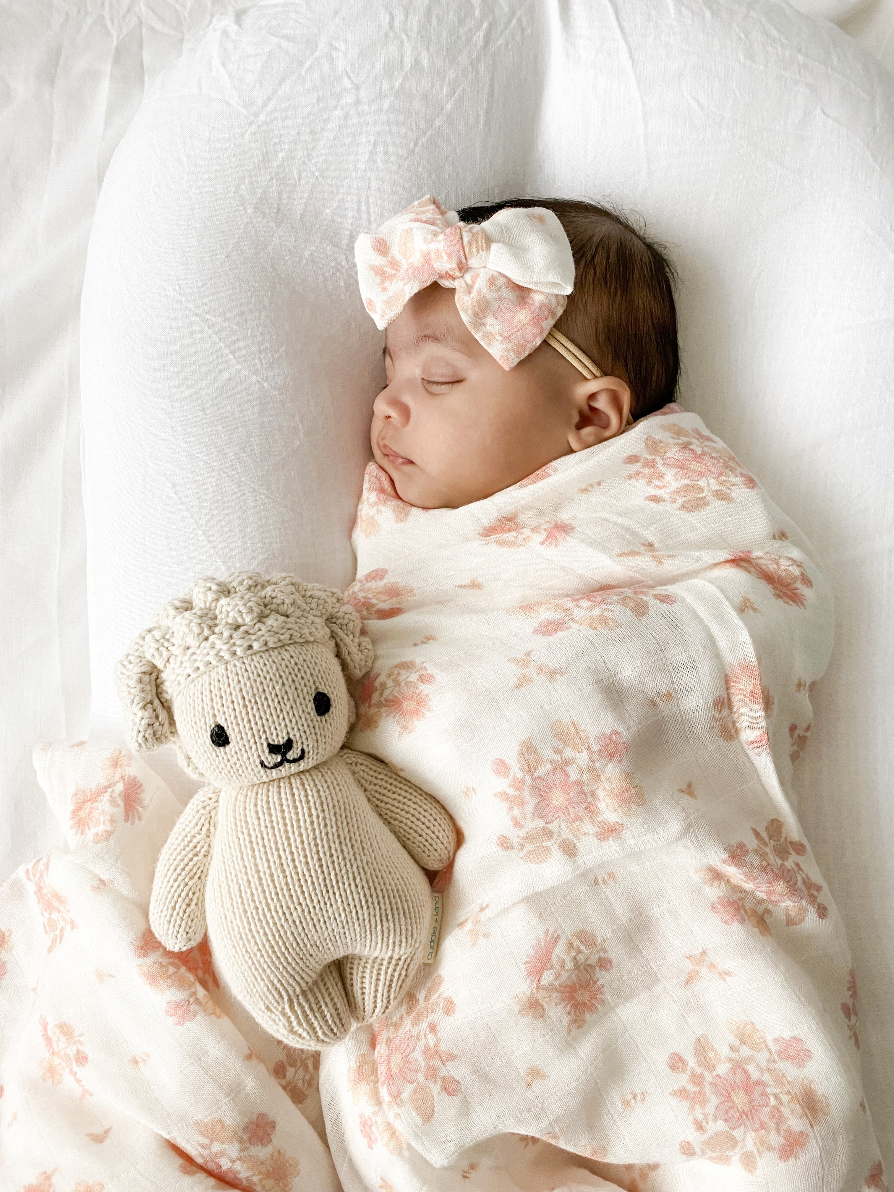 Milan Muslin Swaddle & Bow Set