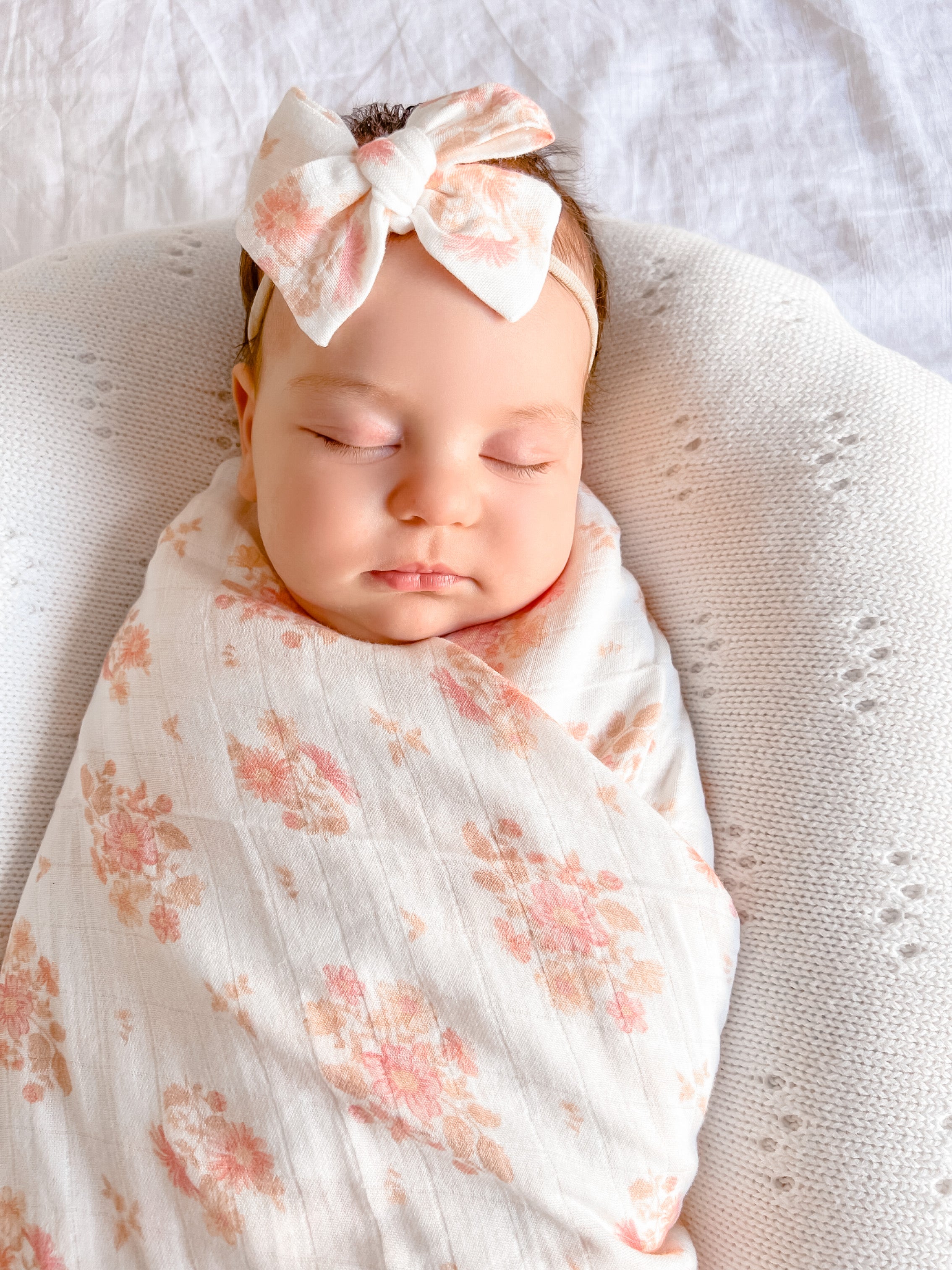 Milan Muslin Swaddle & Bow Set